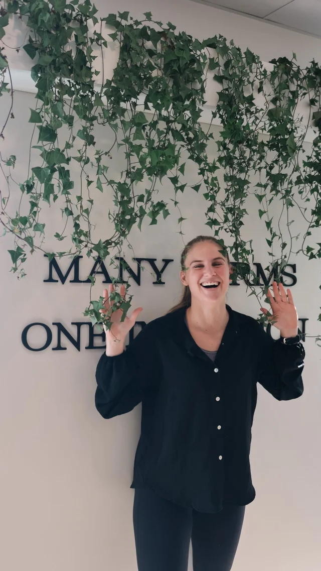Meet Robyn 🌿

Occupational Therapist, Mat and Reformer instructor, and our resident plant lover.

Robyn is passionate about integrating her knowledge of functional movement into Pilates, helping you build strength that supports the way you move through everyday life.

When she’s not in the studio, you’ll find her training for HYROX with her mom.

We’re so lucky to have Robyn as part of The Ivy Room family. 🤍